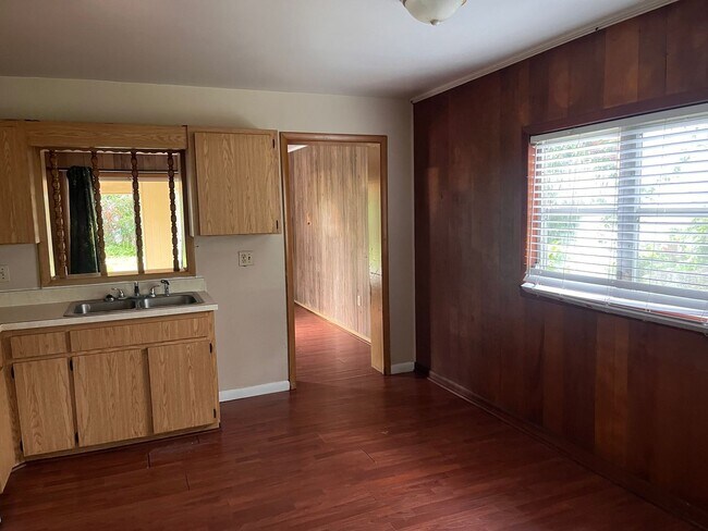 Building Photo - 1101 N Burton St