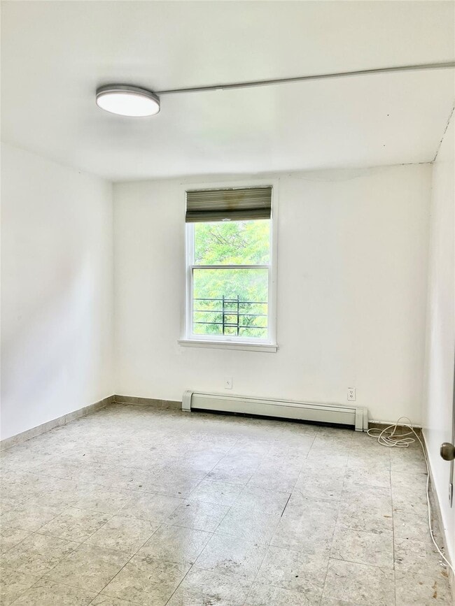 Building Photo - 448 E 141st St