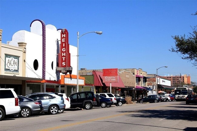 Building Photo - 1127 Yale St