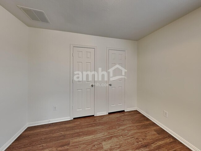 Building Photo - 2610 Dawn River Ln