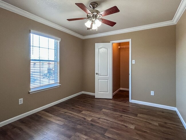 Building Photo - Spacious 4-Bedroom Home Near 1604 & Hwy 90