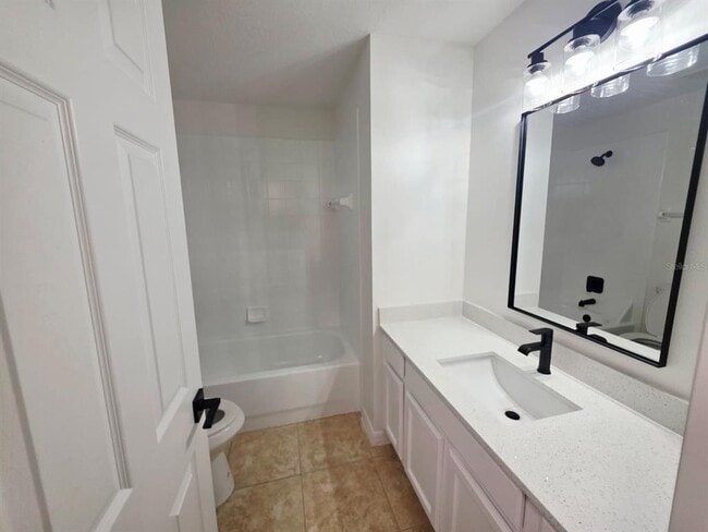 Building Photo - 9764 Tivoli Villa Dr
