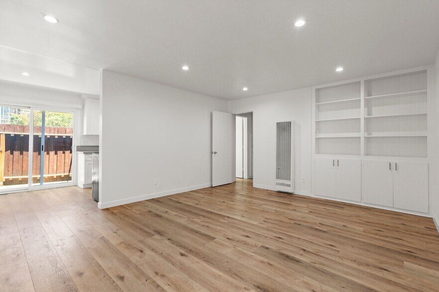 Interior Photo - Rowena