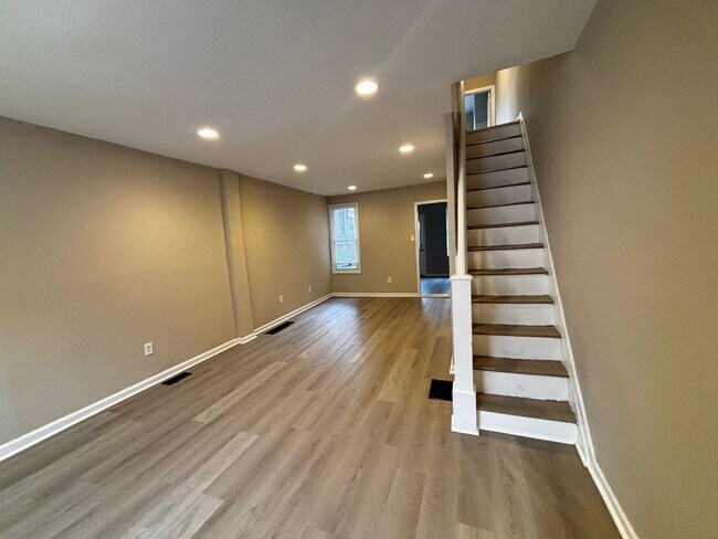 Building Photo - Charming 3 Bedroom Rehab