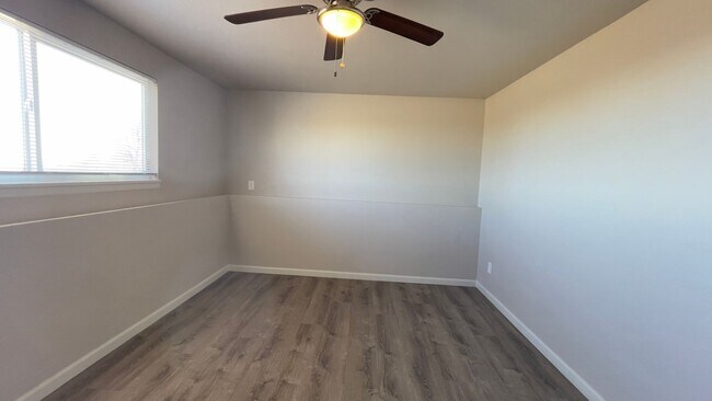 Building Photo - 1137 Cree Dr