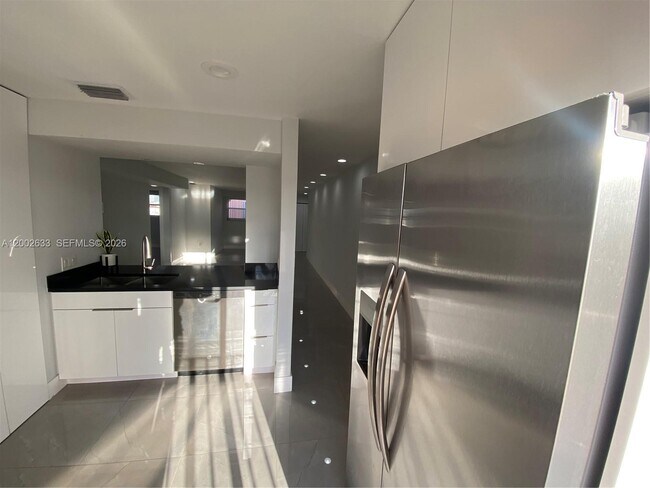 Building Photo - 199 SW 12th Ave