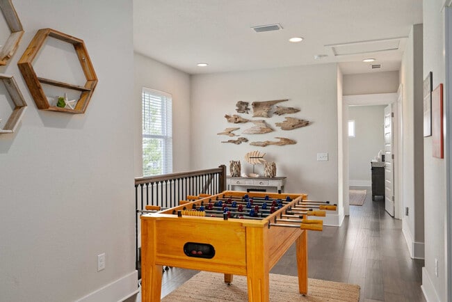 Building Photo - 374 Gulfview Cir