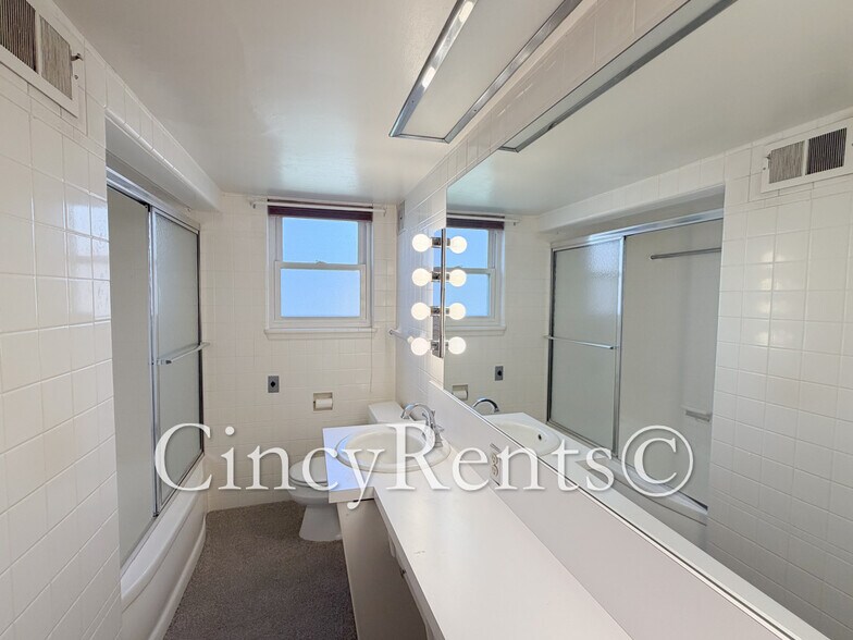 Building Photo - 3329 Mowbray Ln