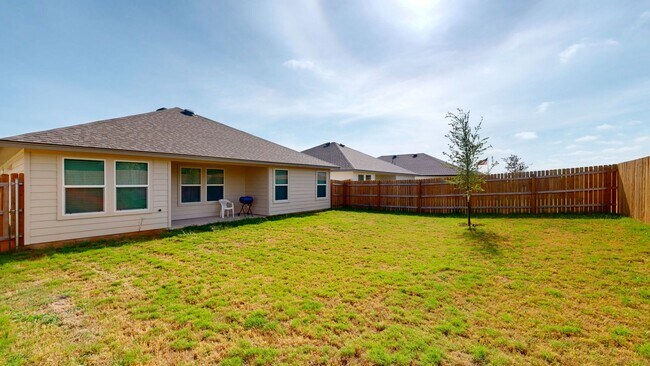 Building Photo - 1212 Rolling Thunder Dr