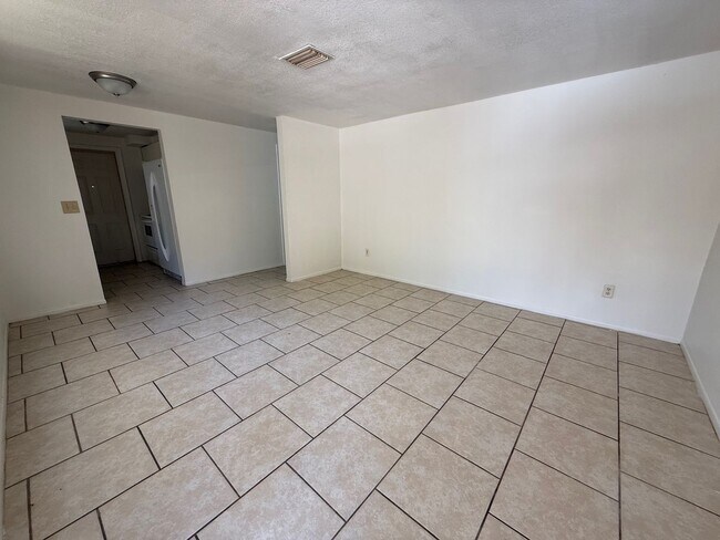 Building Photo - 1215-1217 59th Ave E