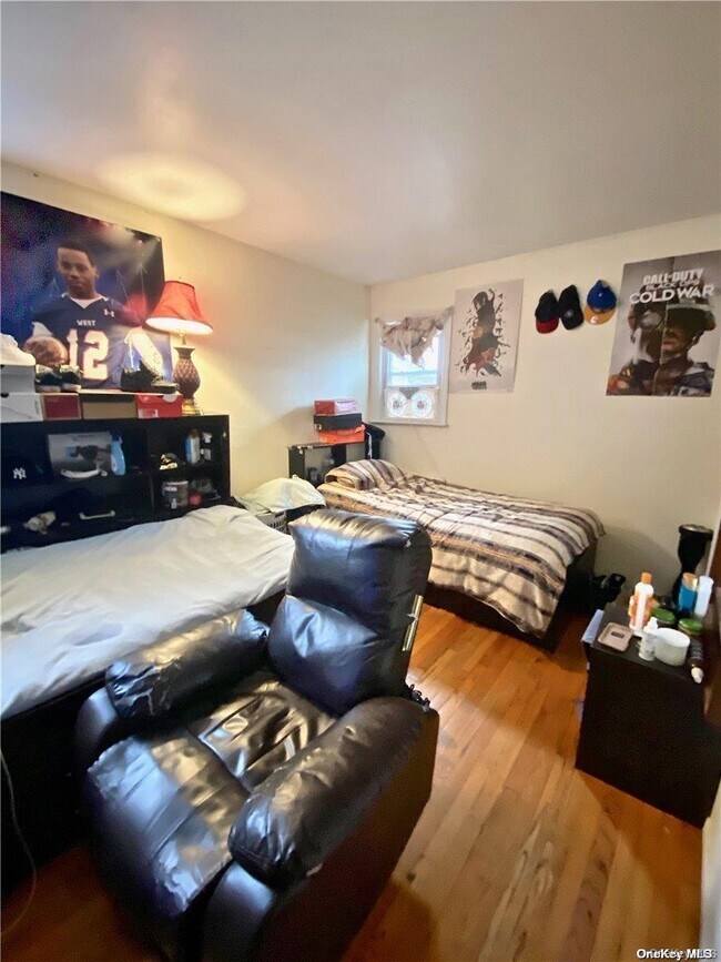 Building Photo - 117 Blydenburgh Ave