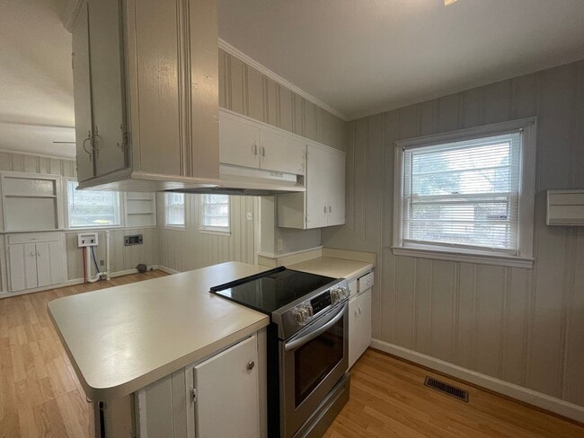 Building Photo - 25 Hollis St