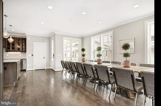 Building Photo - 1020 Railroad Ave