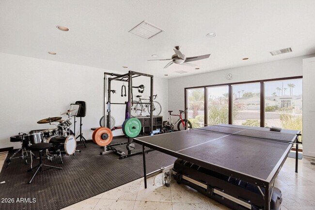 Building Photo - 5344 E Shaw Butte Dr