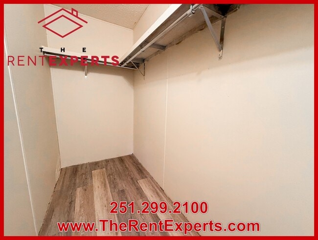 Building Photo - 6360 Mauvilla Dr W