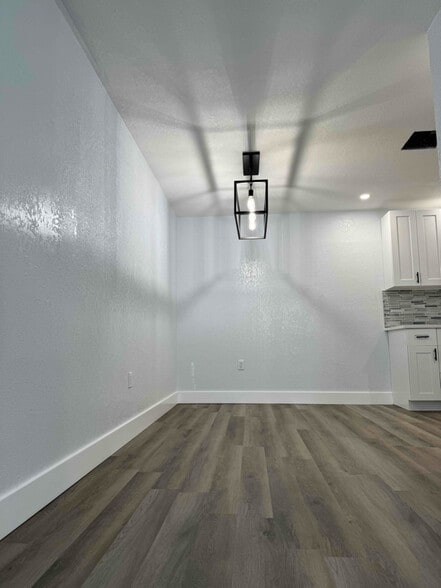 Building Photo - 9147 Reed Dr
