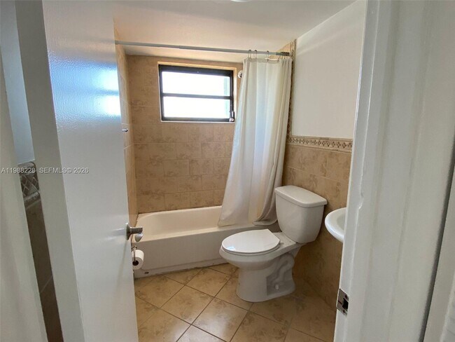 Building Photo - 7626 Byron Ave