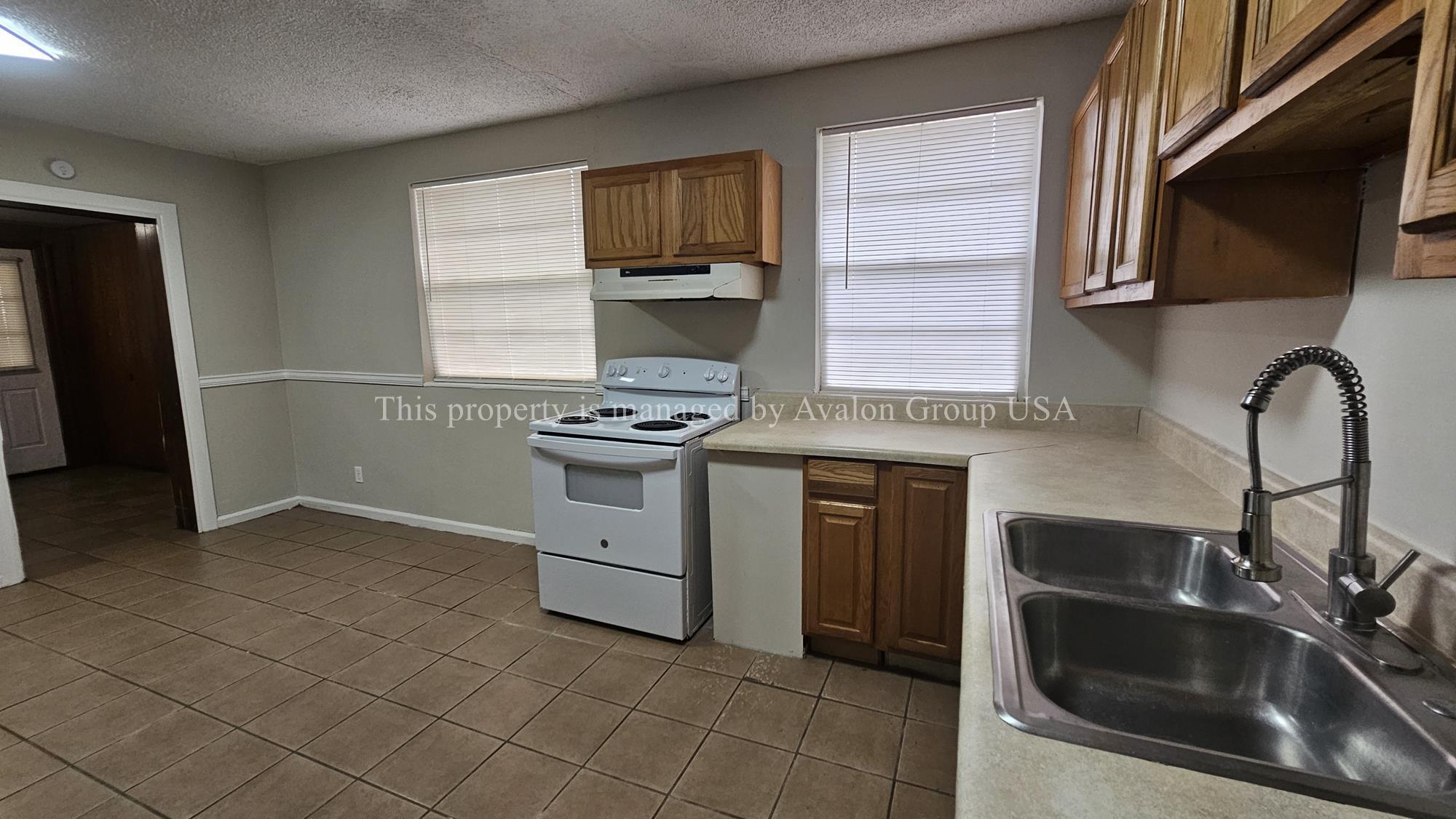 Building Photo - 1453 Winnebago Ave