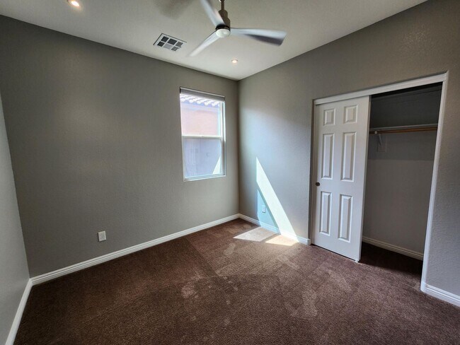 Building Photo - Beautiful Single Story 3 Bedroom close to Cadence