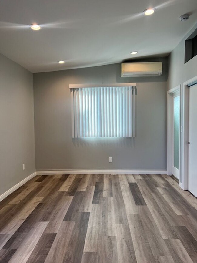 Building Photo - Beautiful, Single ADU located in Reseda! Ready for Move-In!