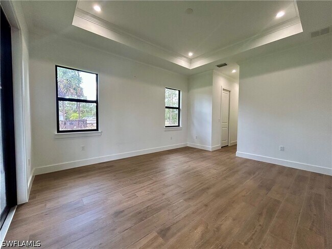 Building Photo - 3724 2nd Ave NE