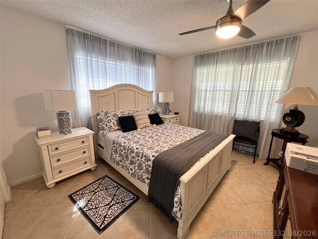 Building Photo - 548 Durham Cir