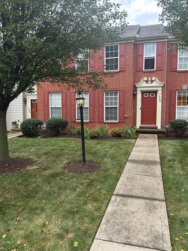 Primary Photo - 1608 Michael Dr