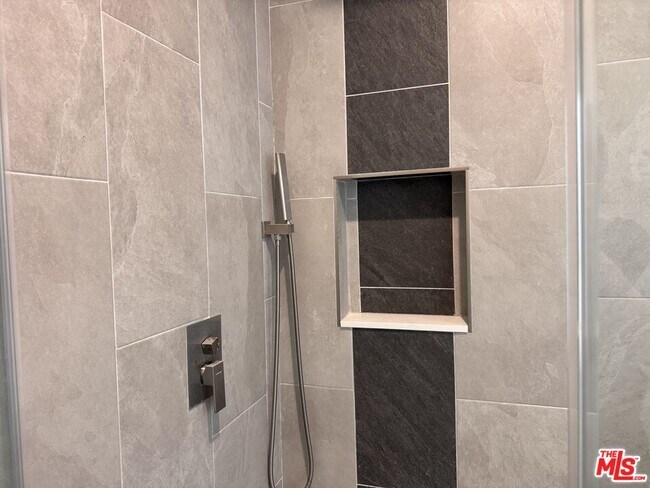 Building Photo - 1325 S Rimpau Blvd