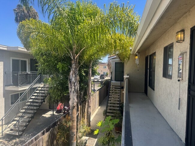 Building Photo - 4576 Hawley Blvd