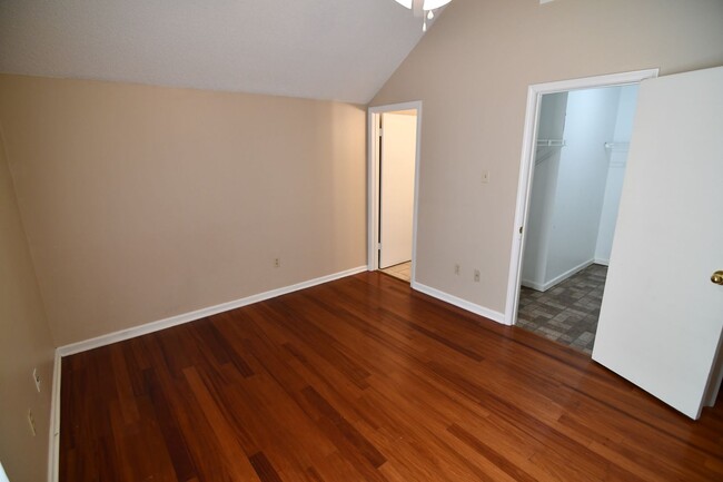 Building Photo - Location!  Location!  Updated, 2 bedroom, ...