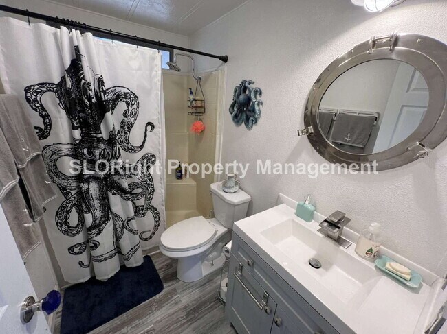 Building Photo - AVAILABLE SEPTEMBER - MOVE IN SPECIAL RATE- 55+ Community - 2 Bed / 2 Bath