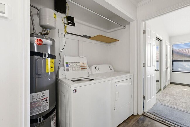 Building Photo - 161 W 950 S