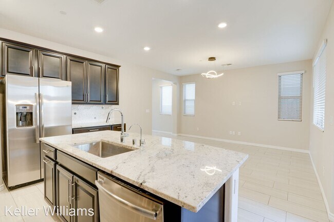 Building Photo - 3 br, 2.5 bath House - 932 Lotus Falls St