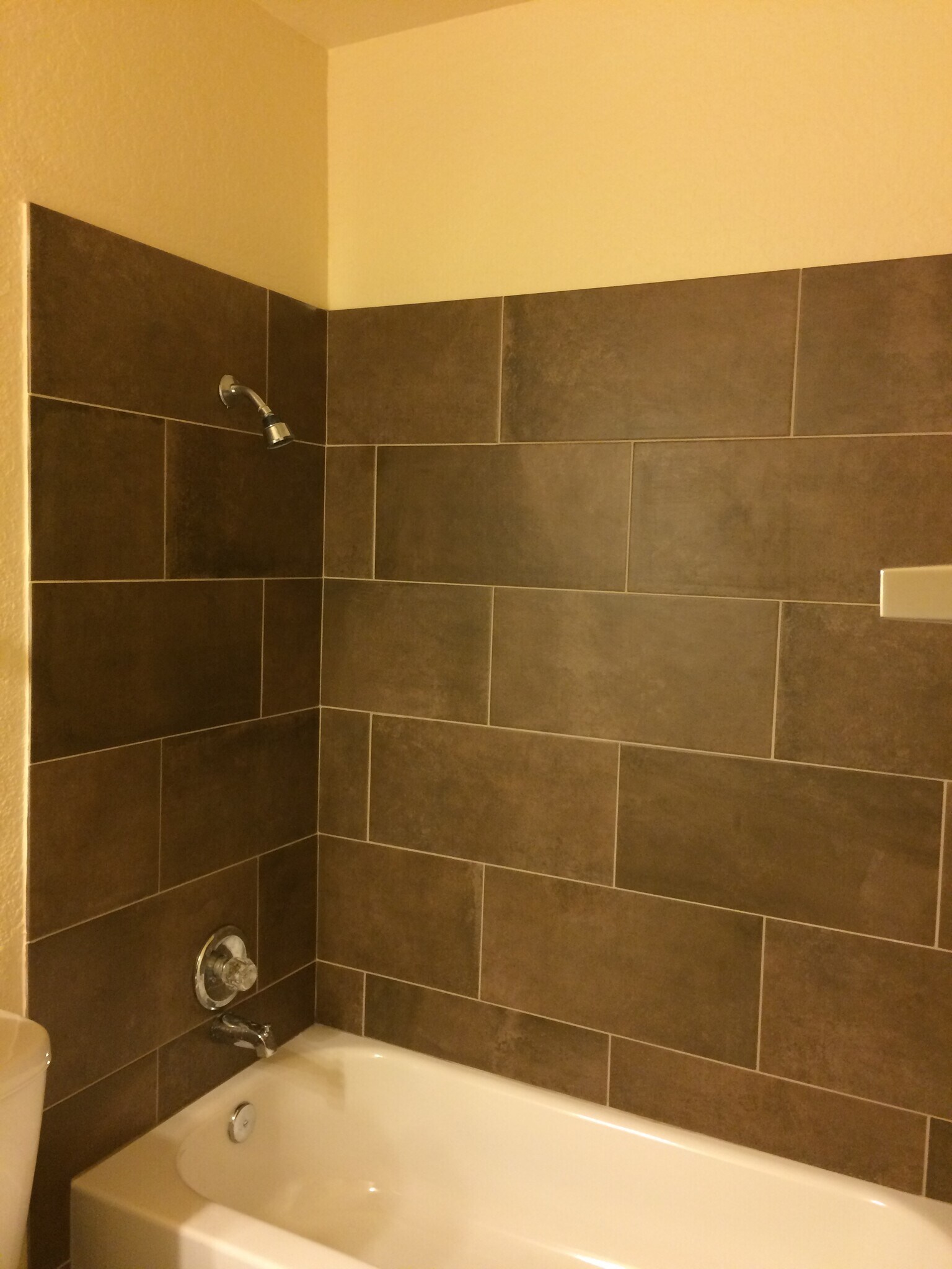 Building Photo - 923 N Swan Rd