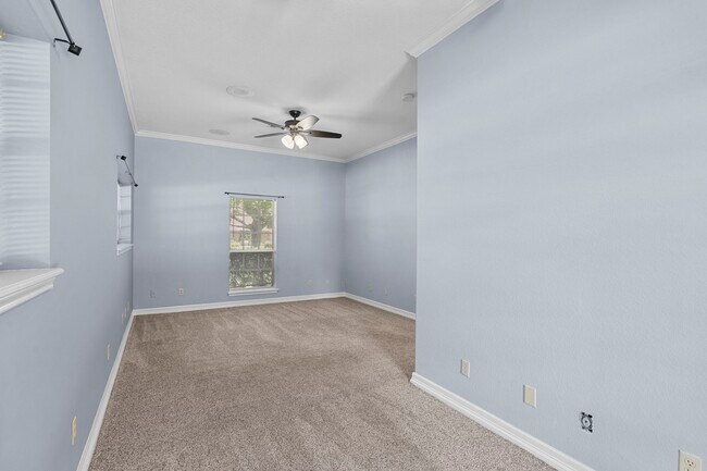 Building Photo - 616 Westwood Cir