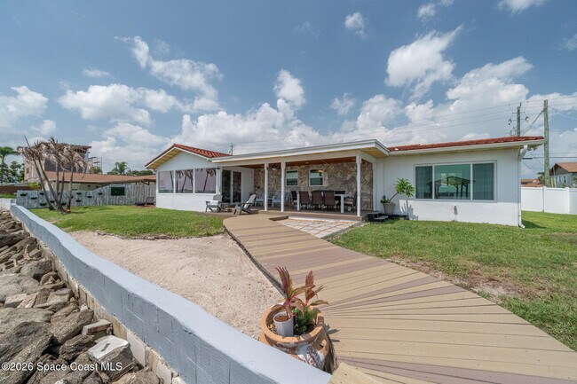 Building Photo - 1110 S Banana River Dr