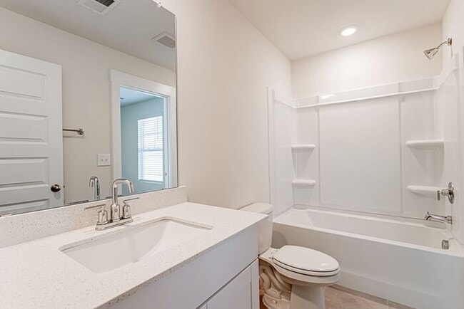 Building Photo - 3 Bedroom 2.5 Townhome Off of Butler Rd!