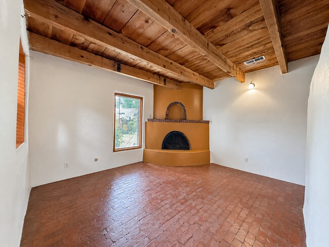 Building Photo - 3939 Rio Grande Blvd NW