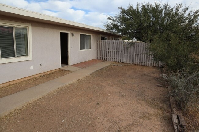 Building Photo - Perfect Blend of Comfort and Convince!!!