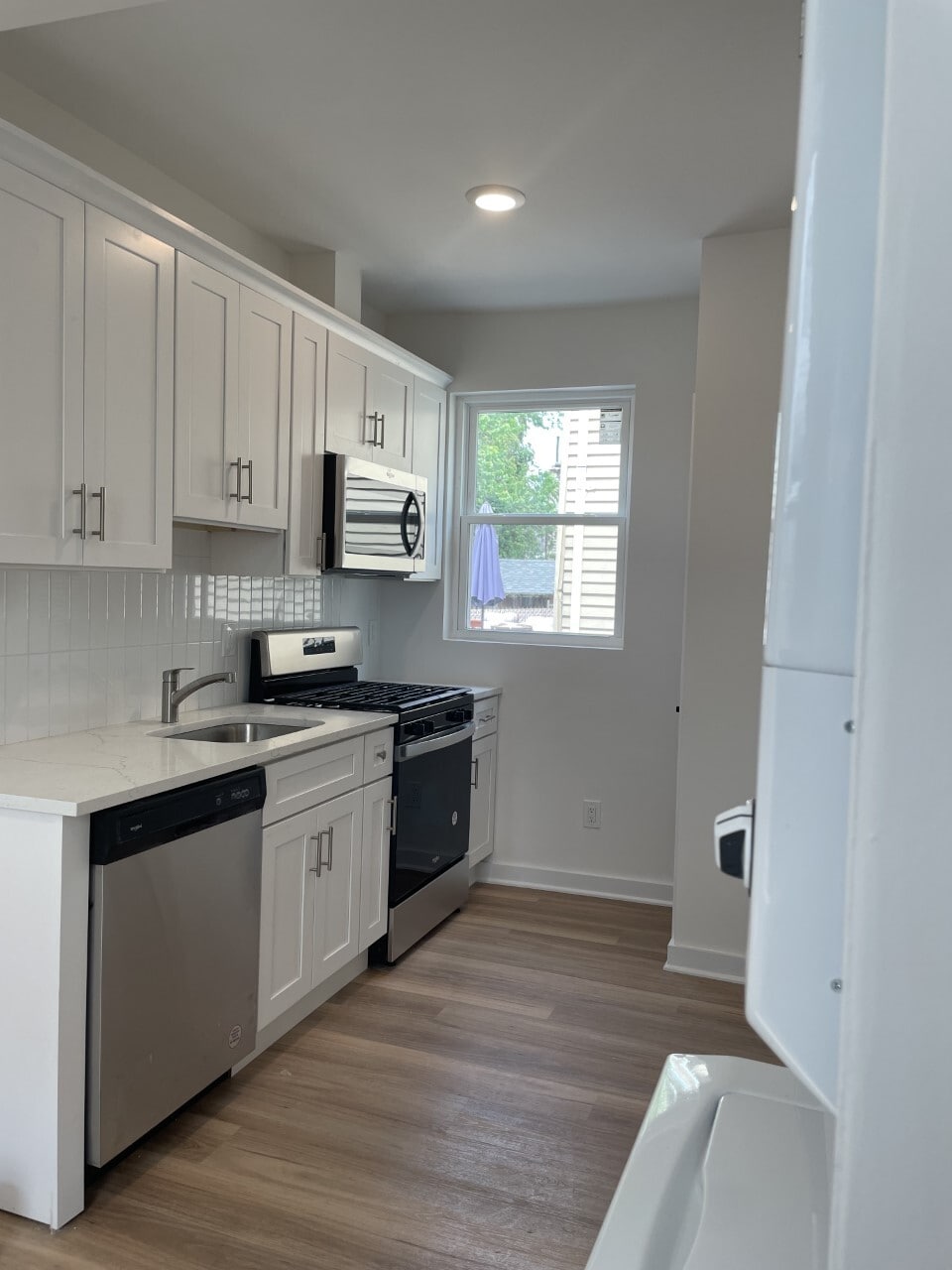 Kitchen another view - 164 Glenwood Ave