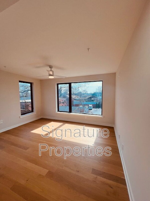 Building Photo - 712 High St