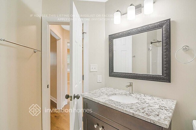 Building Photo - 45 Dawn Ave