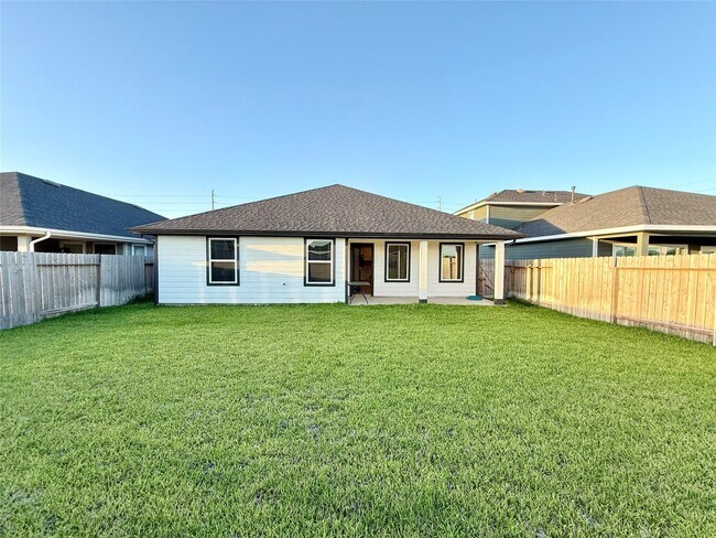Building Photo - 31611 Farlam Farms Trl