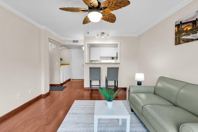 Building Photo - 470 N Civic Dr