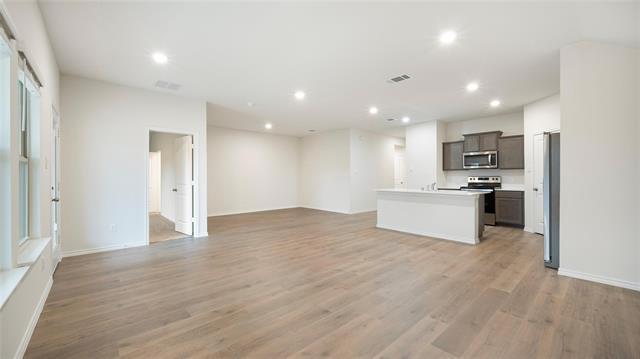 Building Photo - 1900 Sandy Knl Dr