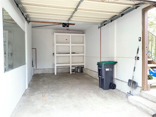 Building Photo - 2303 Presado Dr