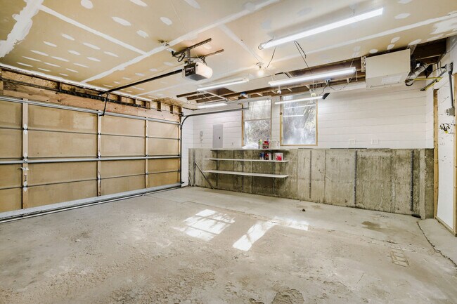 Building Photo - 21648 Mountsfield Dr