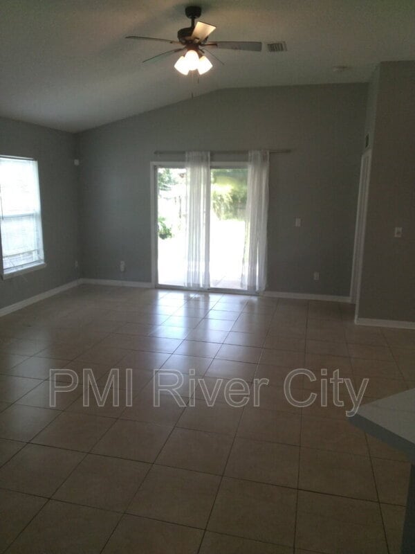 Building Photo - 818 Filmore Ln