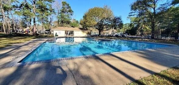 Building Photo - 810 Shadberry Dr