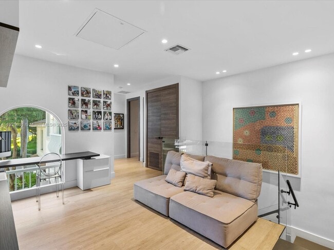 Building Photo - 3753 NE 214th St